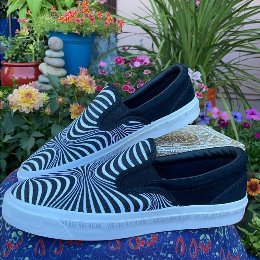 New Trippy Two Tone Psychedelic Converse One Star Slip On Sneakers - Picture 7 of 14